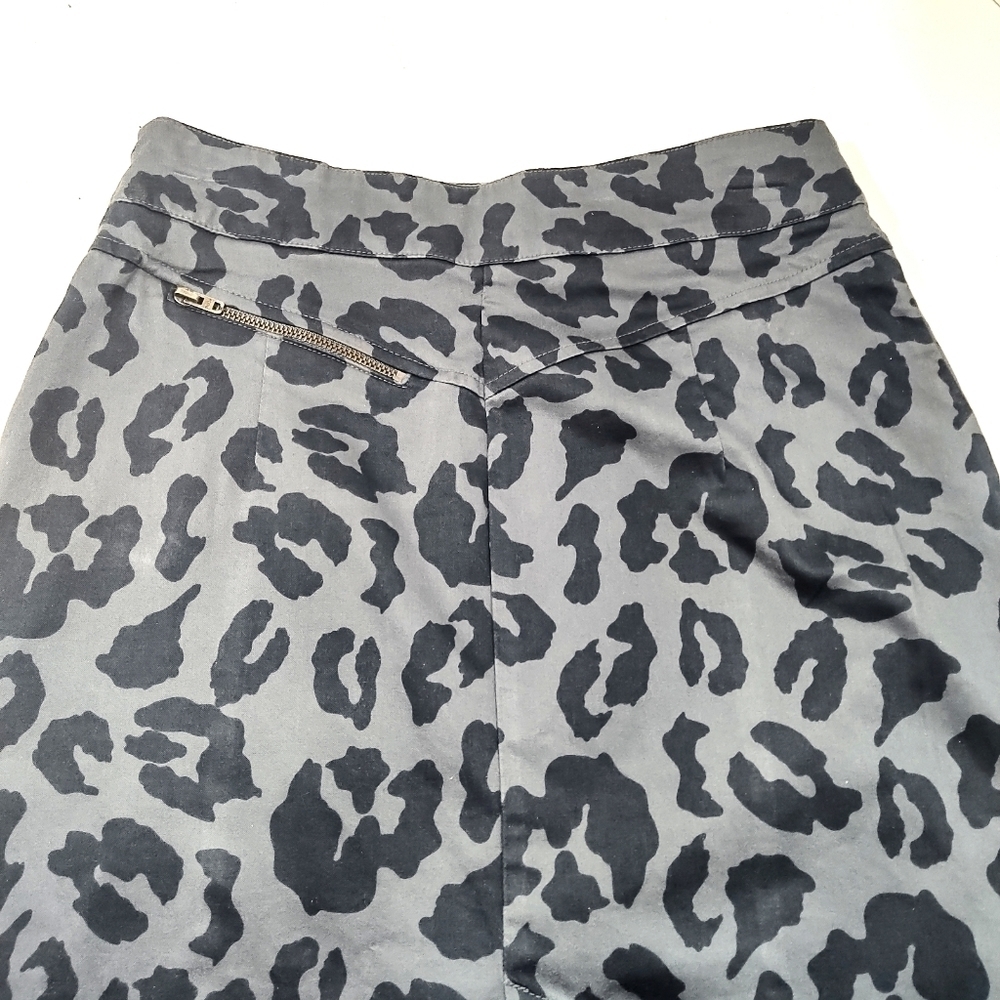 Divided by H&M animal print mini grey and black skirt Size:8 - Picture 4 of 7